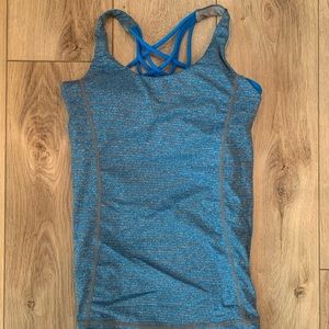 Lululemon workout top with built in bra Size 2